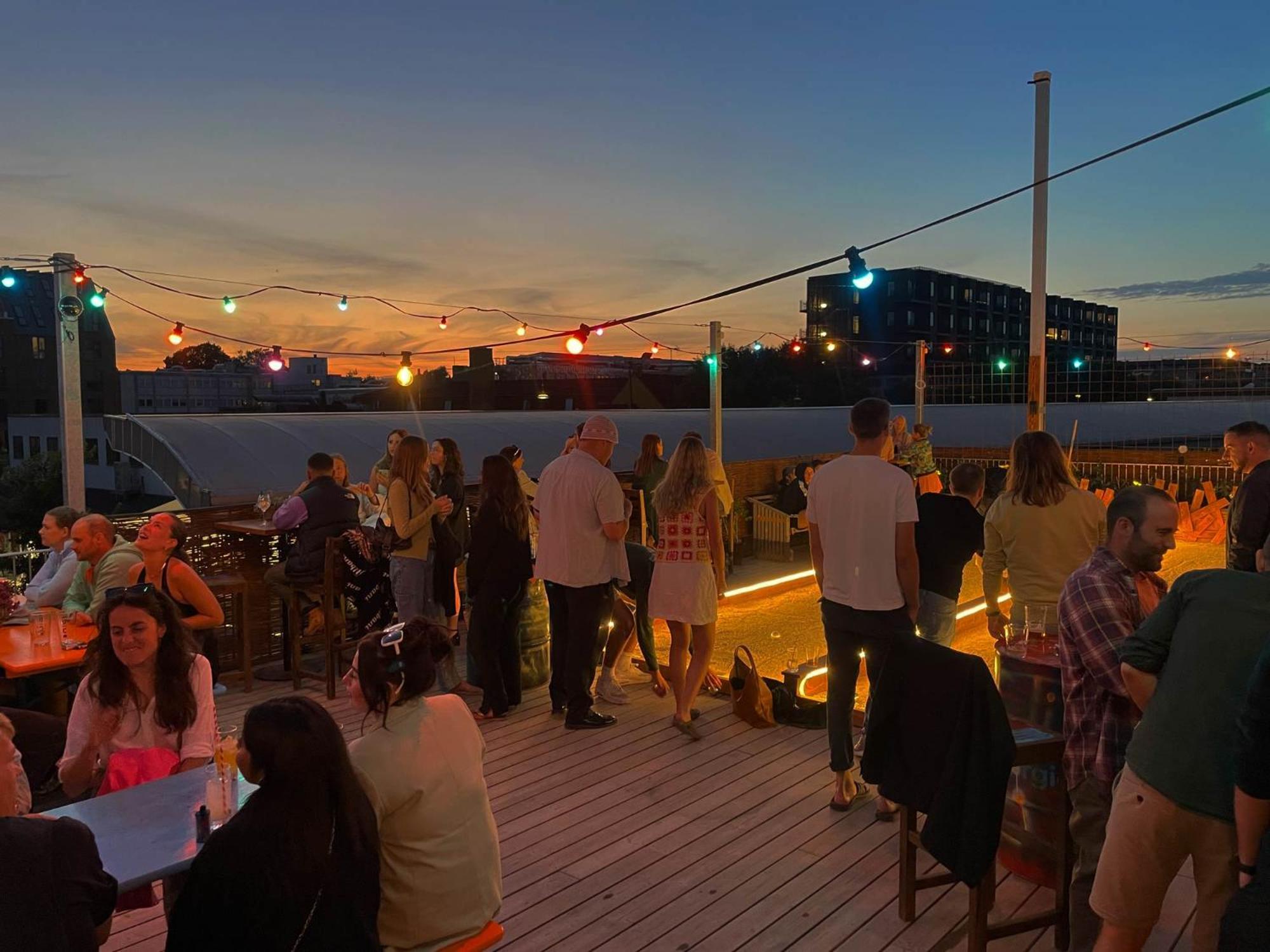 Urban Camper & Bar *